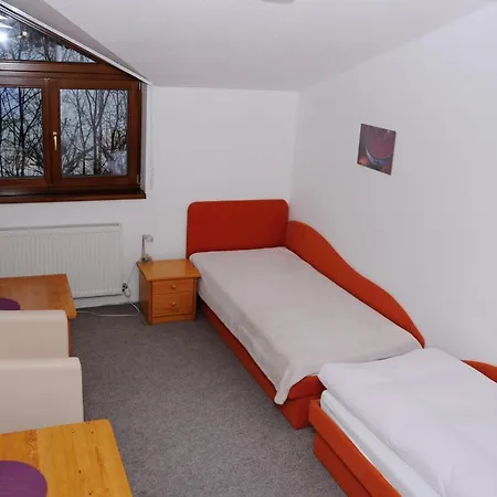 Brainy Hotel