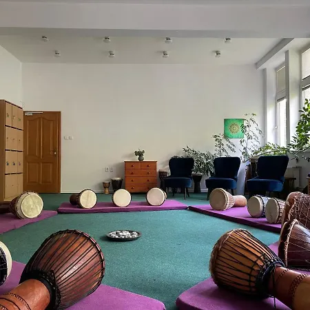 Brainy Hotel