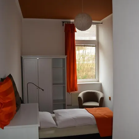 Hotel Brainy *